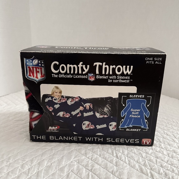 New England Patriots Comfy Throw Huddler Snuggie Style Blanket NFL Northwest - Picture 1 of 10